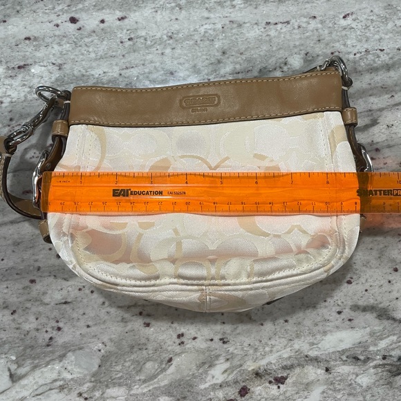 Coach Zoe Shoulder Bag - Cream/Tan Authentic - Picture 14 of 16